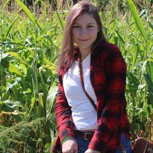 Meet your Posher, Nadia